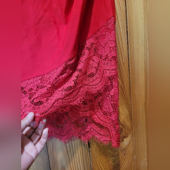 Elegant Red Lace Wedding Dress - Picture 4 of 12